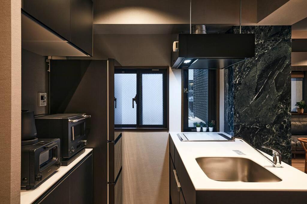 Newopen! - 2 Min Walk From Yoyogi-koen Station - 5 Min Train Ride From Shinjuku - 2 Showers - 123 M2, Private House In The City Centre! Pousada *