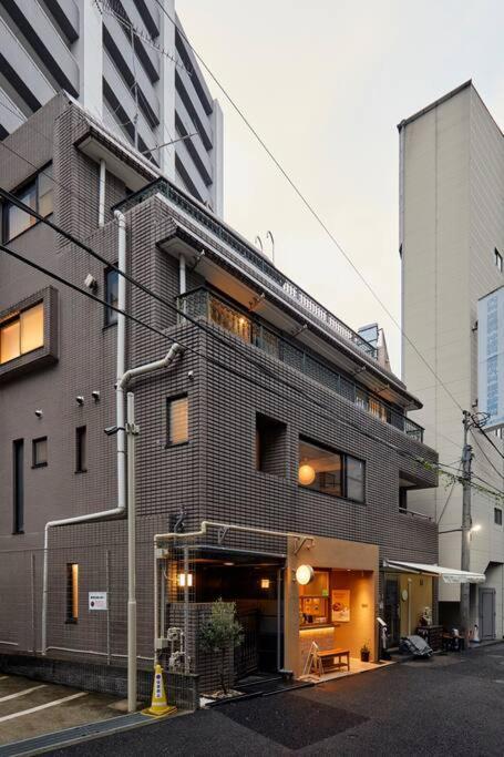 Pousada Newopen! - 2 Min Walk From Yoyogi-koen Station - 5 Min Train Ride From Shinjuku - 2 Showers - 123 M2, Private House In The City Centre! *