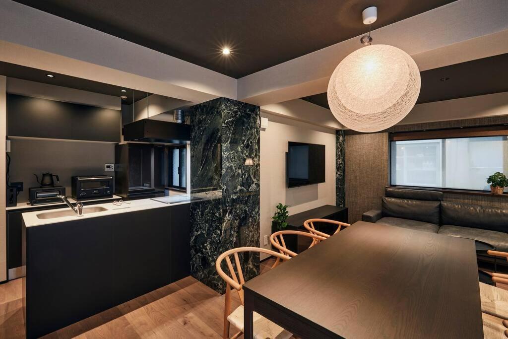 Pousada Newopen! - 2 Min Walk From Yoyogi-koen Station - 5 Min Train Ride From Shinjuku - 2 Showers - 123 M2, Private House In The City Centre! *