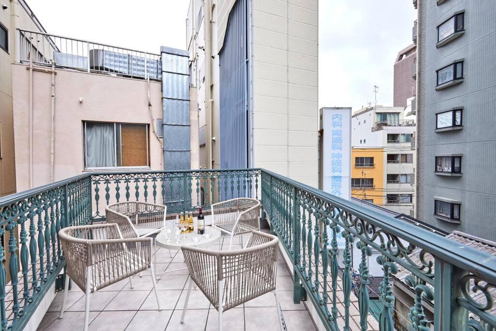 Pousada Newopen! - 2 Min Walk From Yoyogi-koen Station - 5 Min Train Ride From Shinjuku - 2 Showers - 123 M2, Private House In The City Centre! *